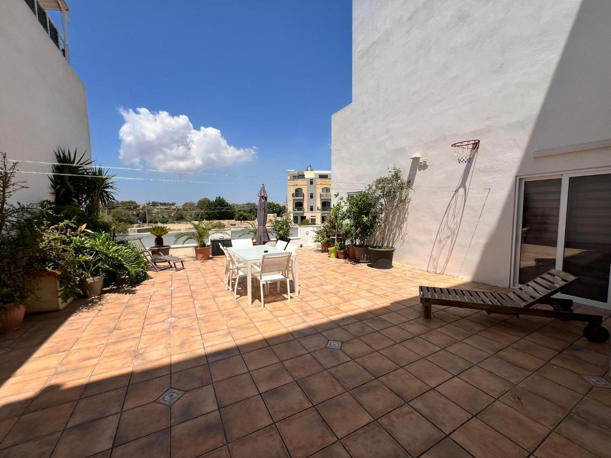 Carousel Apartments Qrendi Bagian luar foto